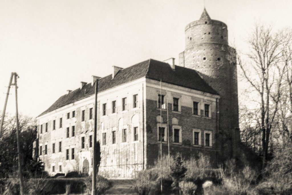 Archiwalne zdjęcie zamku w Uniejowie